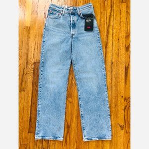 Levis Straight Leg Jeans